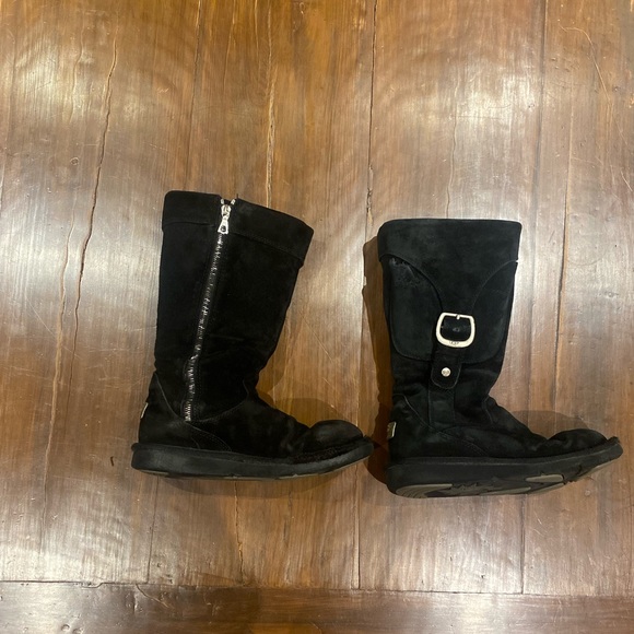 Black Ugg Retro Cargo boots - Picture 1 of 8